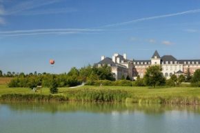 Dream Castle Hotel at Disneyland® Paris