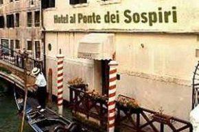 Вид на Hotel Al Ponte Dei Sospiri